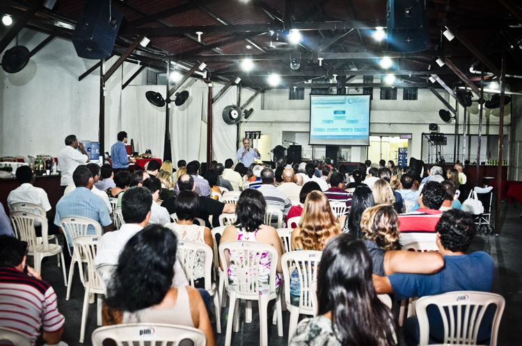Vereador Chiabai re�ne colaboradores para apresentar o mandato