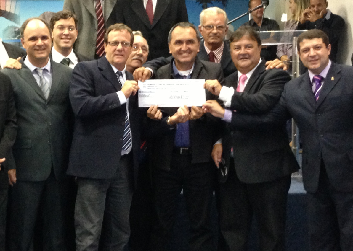 C�mara de Vila Velha devolve meio milh�o � PMVV