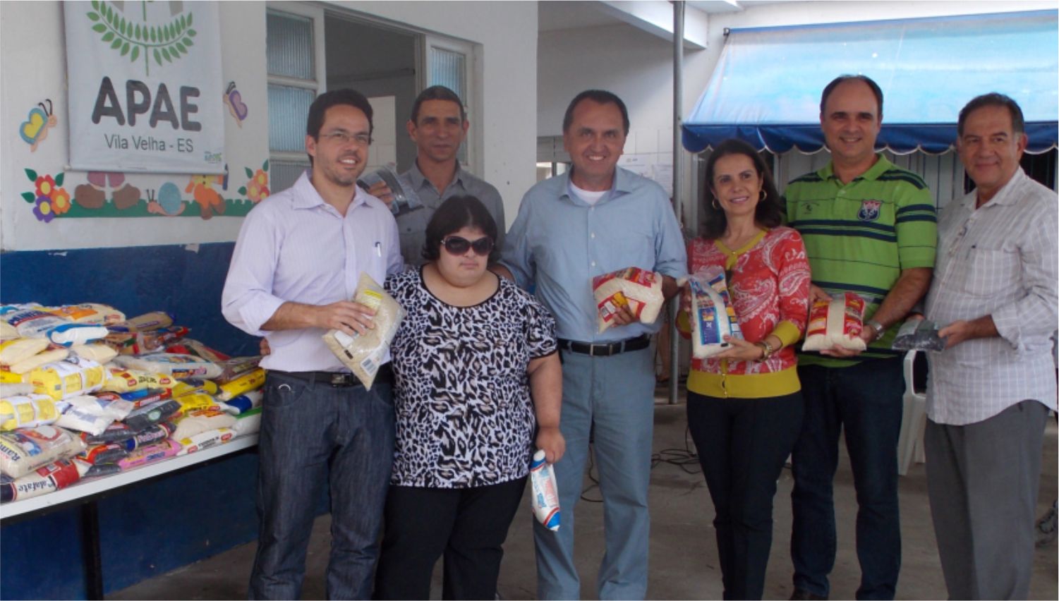 Chiabai participa de entrega de alimentos  Apae de Vila Velha